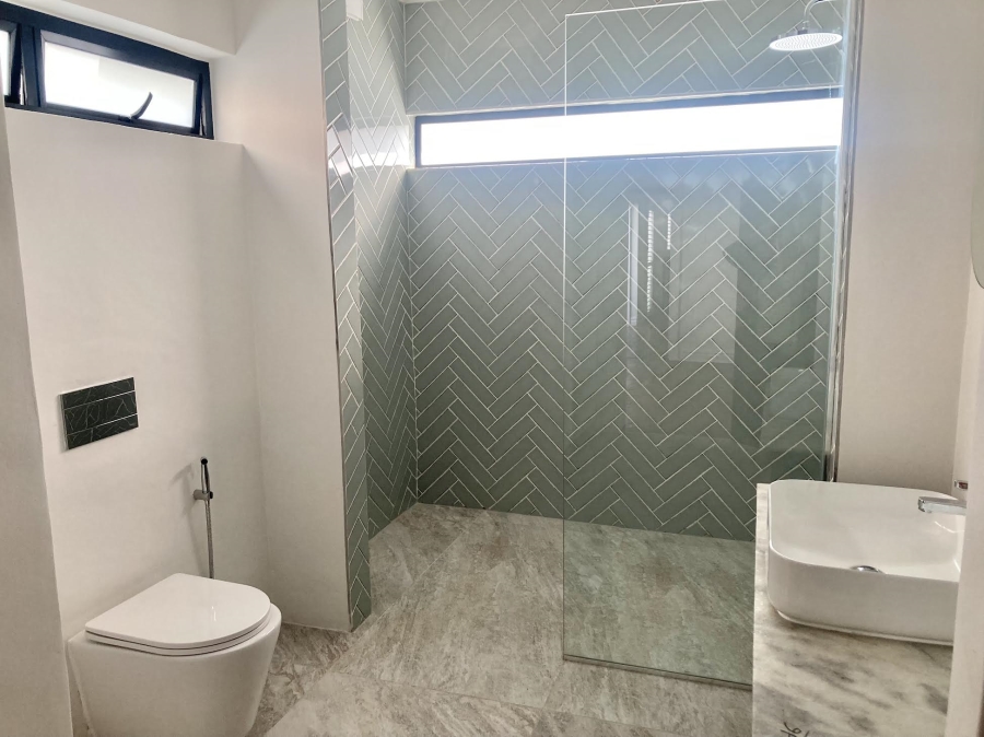 To Let 2 Bedroom Property for Rent in Claremont Village Western Cape